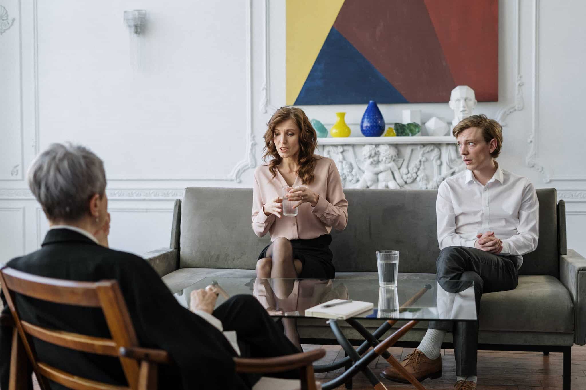 Divorce Mediation Versus Litigation Choosing the Right Legal Path
